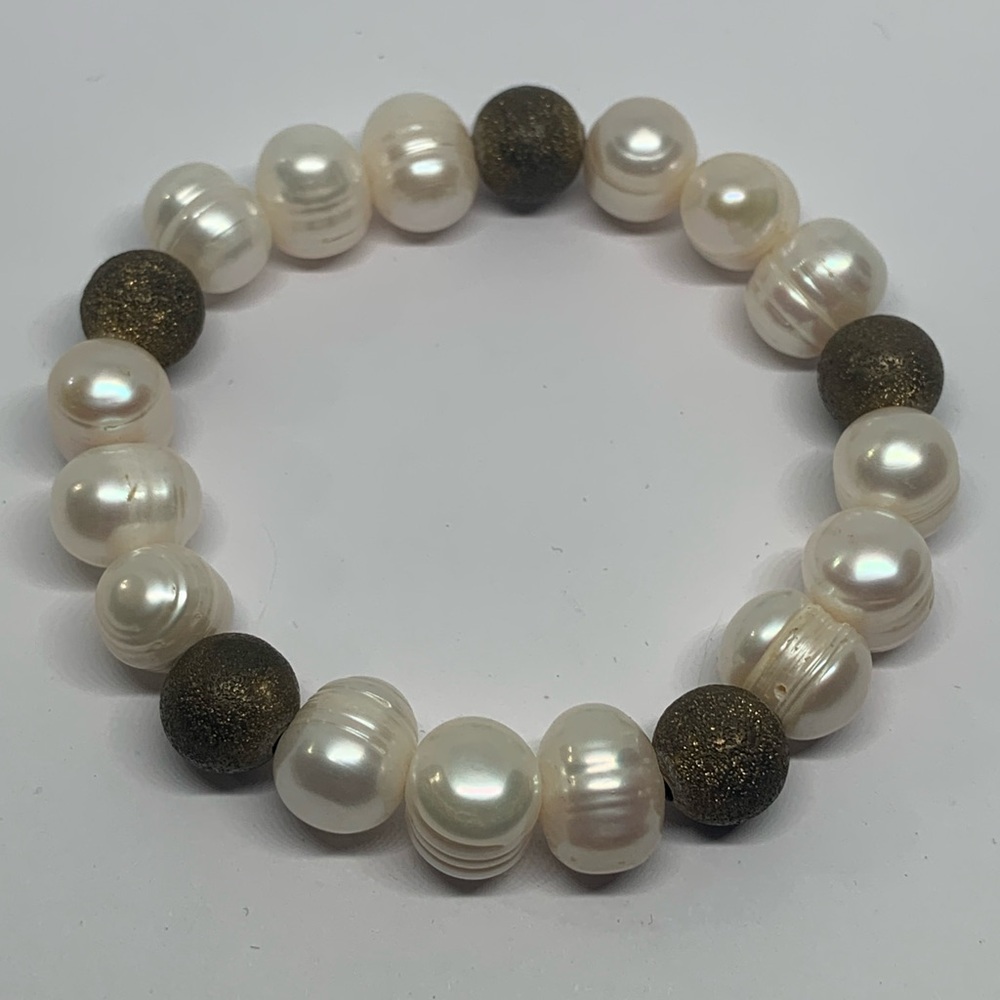 VTG Baroque Freshwater Large Pearls , Gold Tone Beads Stretch Bracelet